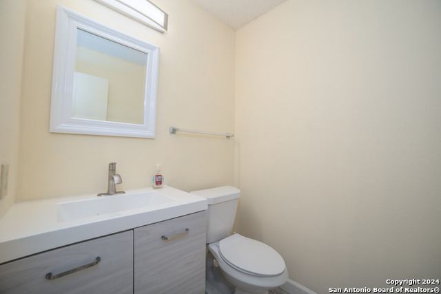 Image 8 of 24 For 13506 Magnolia Brk
