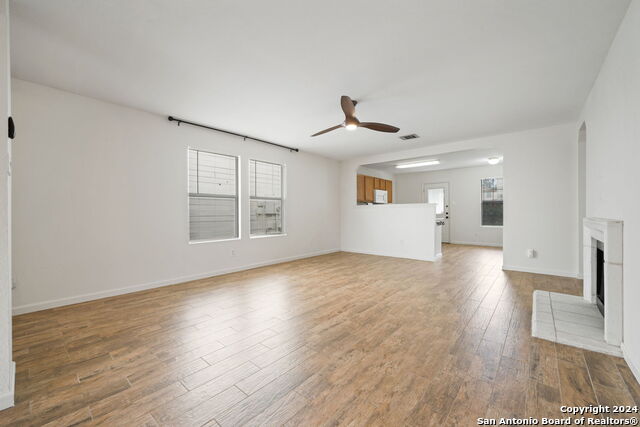 Image 5 of 27 For 3939 Wisteria Way