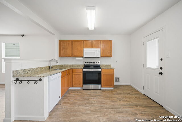 Image 9 of 27 For 3939 Wisteria Way