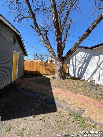 Listing photo id 36 for 3950 Walters S