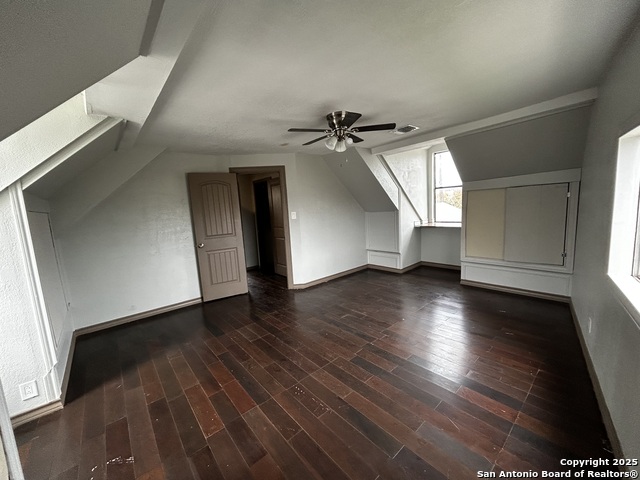 Image 15 of 26 For 712 Green  