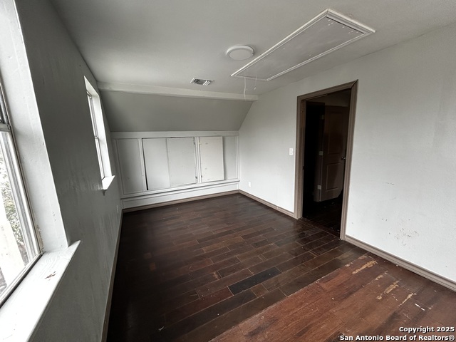 Image 16 of 26 For 712 Green  