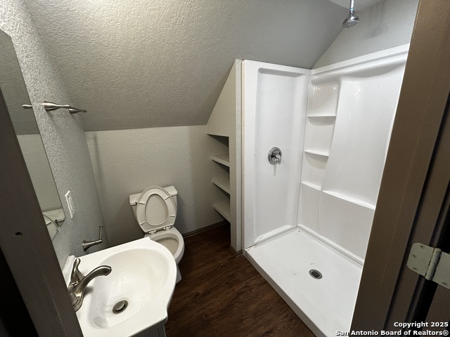 Image 17 of 26 For 712 Green  