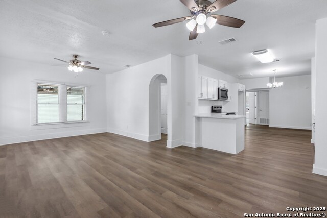 Image 15 of 32 For 422 Buckingham Avenue