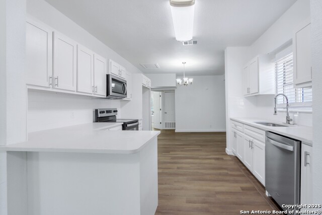 Image 17 of 32 For 422 Buckingham Avenue