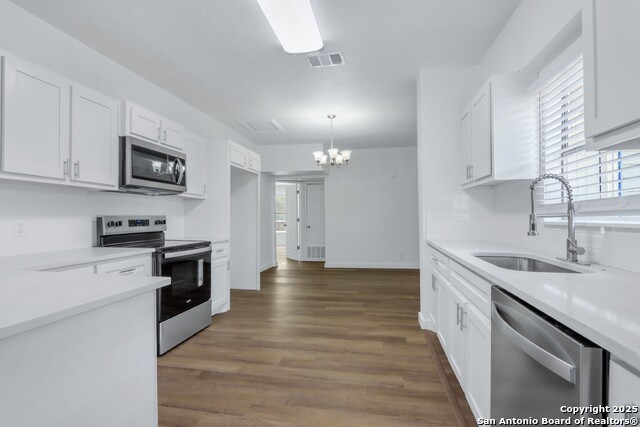 Image 18 of 32 For 422 Buckingham Avenue