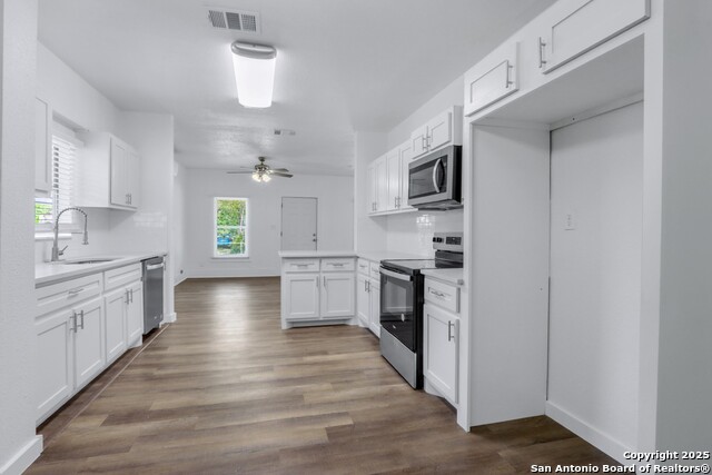 Image 19 of 32 For 422 Buckingham Avenue