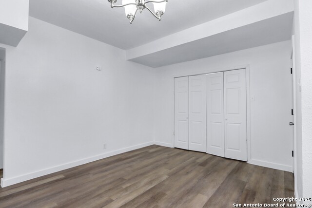 Image 21 of 32 For 422 Buckingham Avenue