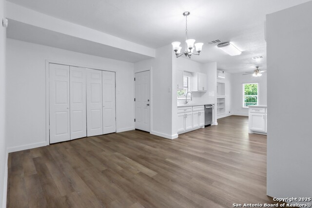 Image 22 of 32 For 422 Buckingham Avenue