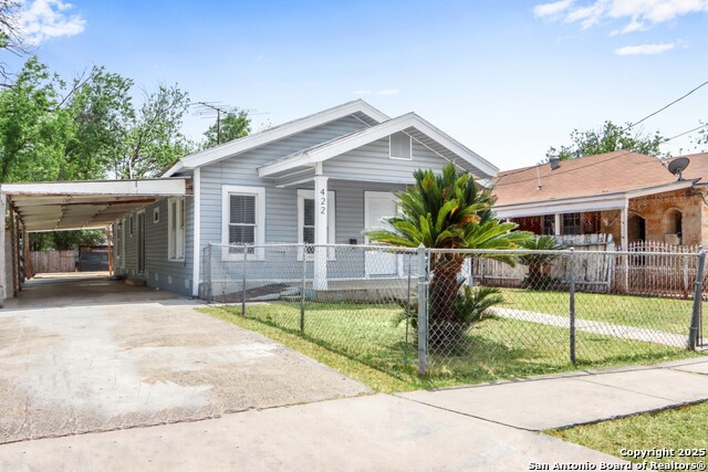 Image 3 of 32 For 422 Buckingham Avenue