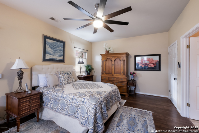 Image 12 of 32 For 2822 Swandale St.