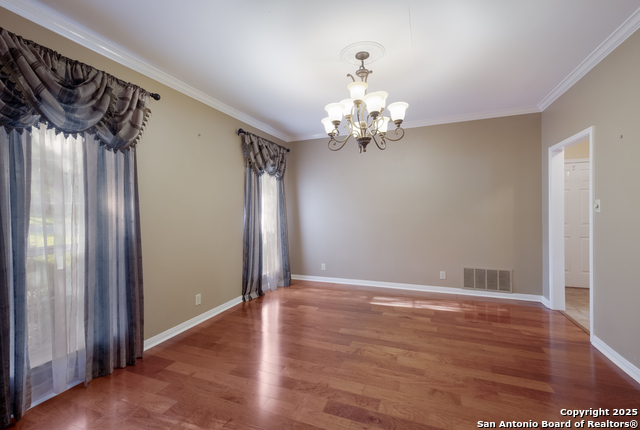 Image 4 of 32 For 2822 Swandale St.