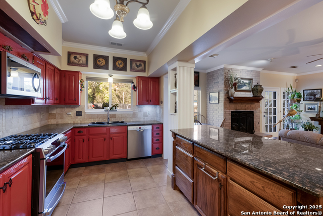 Image 9 of 32 For 2822 Swandale St.