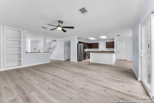 Image 13 of 48 For 18606 Paloma Wood
