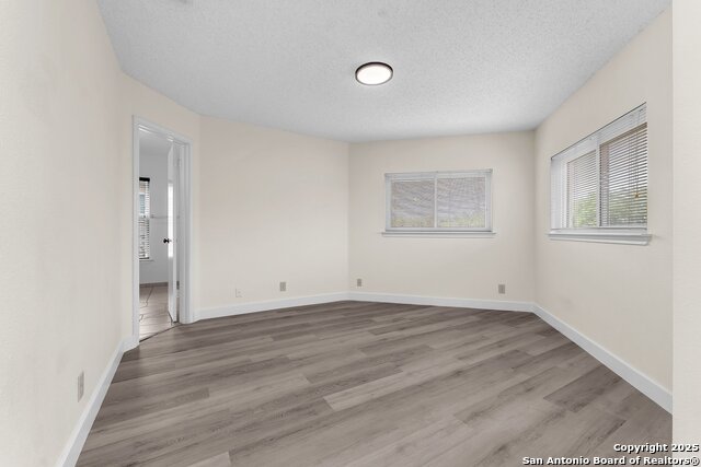 Image 28 of 48 For 18606 Paloma Wood