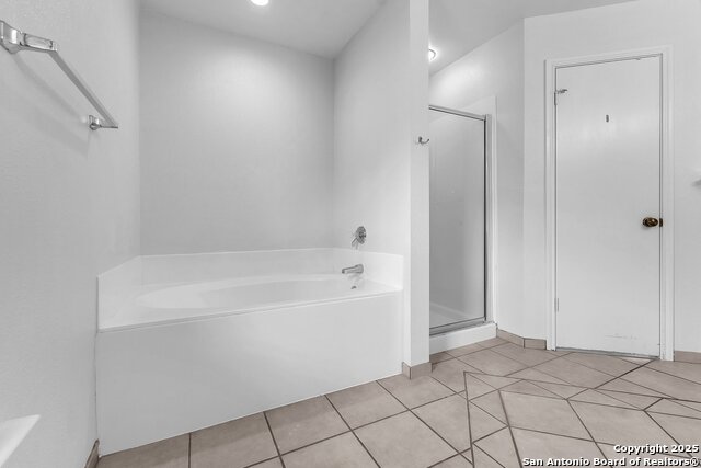 Image 32 of 48 For 18606 Paloma Wood
