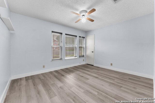 Image 35 of 48 For 18606 Paloma Wood