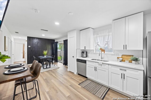 Image 10 of 36 For 7722 Strolling Ln