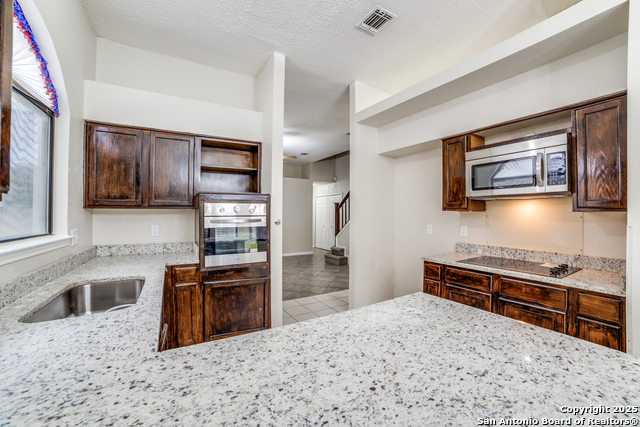 Listing photo id 9 for 10210 Apricot Field
