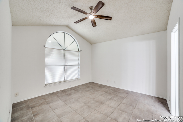 Listing photo id 16 for 10210 Apricot Field