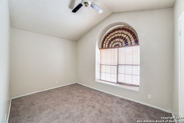 Listing photo id 20 for 10210 Apricot Field