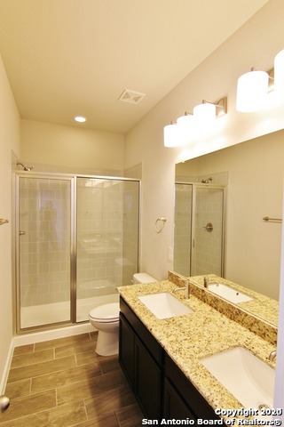 Listing photo id 3 for 418 Creekside Curve