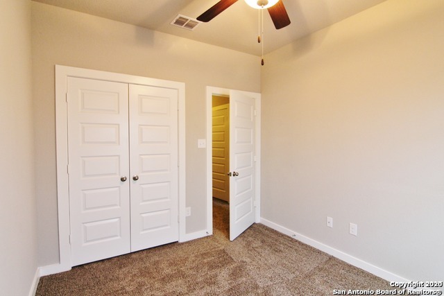 Listing photo id 4 for 418 Creekside Curve