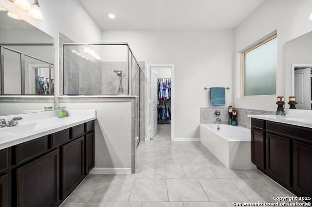 Listing photo id 19 for 14447 Costa Leon