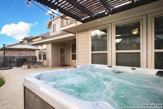 Listing photo id 32 for 14447 Costa Leon