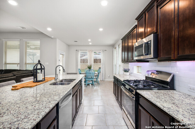 Listing photo id 33 for 14447 Costa Leon