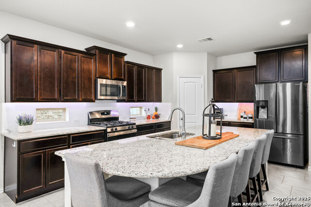 Listing photo id 2 for 14447 Costa Leon