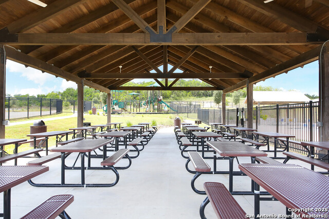 Listing photo id 44 for 14447 Costa Leon