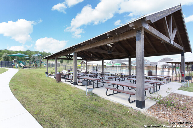 Listing photo id 47 for 14447 Costa Leon