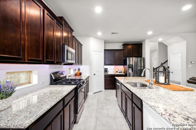 Listing photo id 4 for 14447 Costa Leon