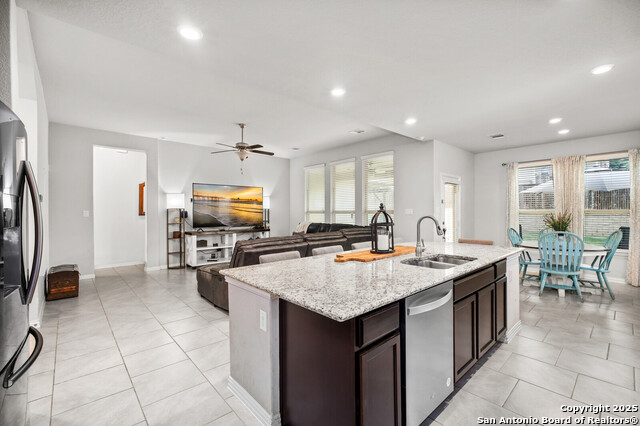 Listing photo id 5 for 14447 Costa Leon