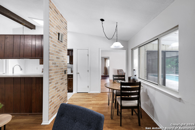 Listing photo id 13 for 14320 Forum Rd