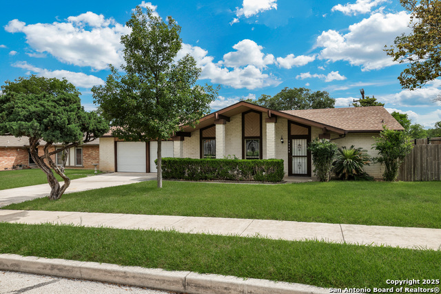 Listing photo id 0 for 14320 Forum Rd