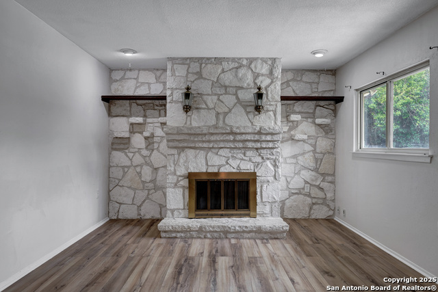 Listing photo id 21 for 14320 Forum Rd