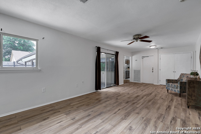 Listing photo id 22 for 14320 Forum Rd