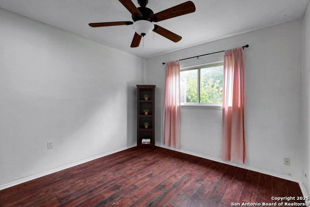 Listing photo id 23 for 14320 Forum Rd