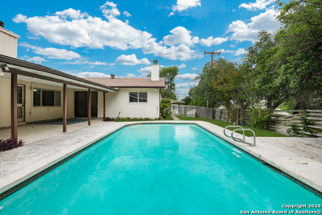 Listing photo id 26 for 14320 Forum Rd