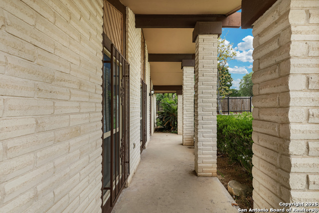 Listing photo id 1 for 14320 Forum Rd