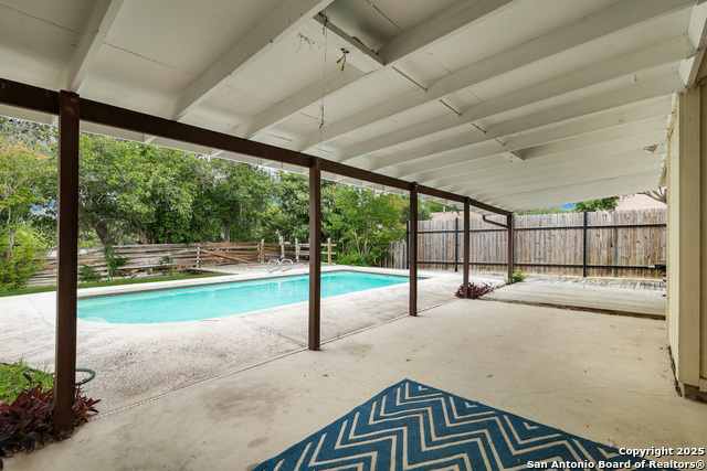 Listing photo id 28 for 14320 Forum Rd