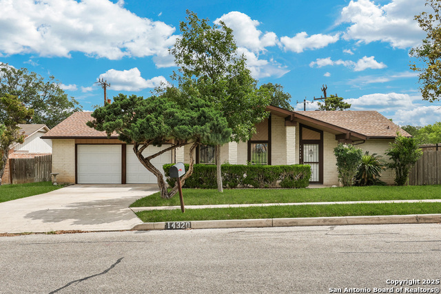 Listing photo id 30 for 14320 Forum Rd