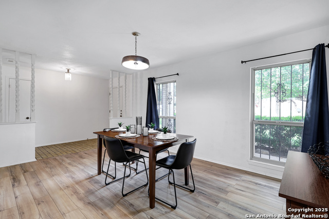 Listing photo id 2 for 14320 Forum Rd