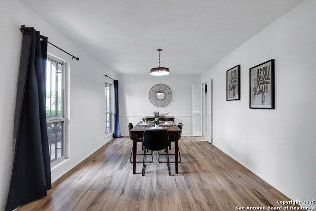 Listing photo id 3 for 14320 Forum Rd