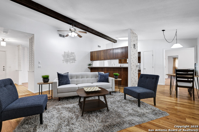 Listing photo id 5 for 14320 Forum Rd