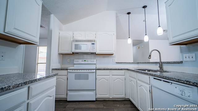 Image 13 of 45 For 9410 Woodland Hills