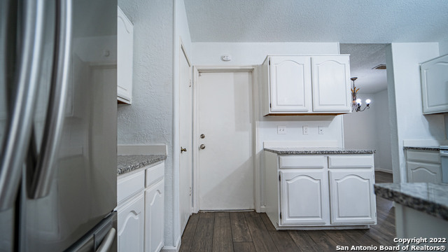 Image 14 of 45 For 9410 Woodland Hills