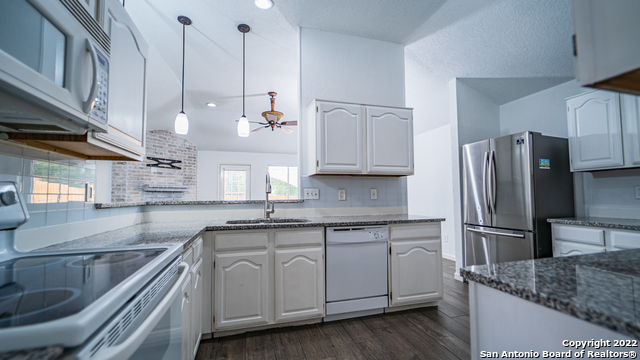 Image 15 of 45 For 9410 Woodland Hills